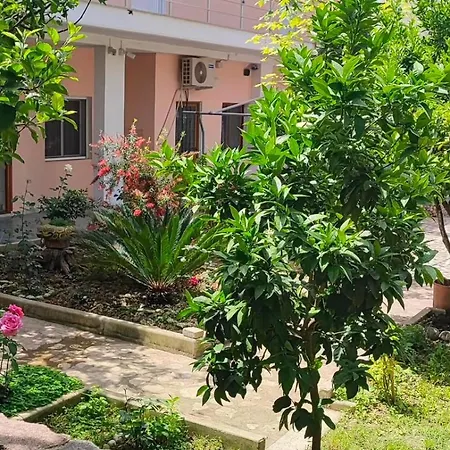 Rezidenca Nanaj * Vlorë